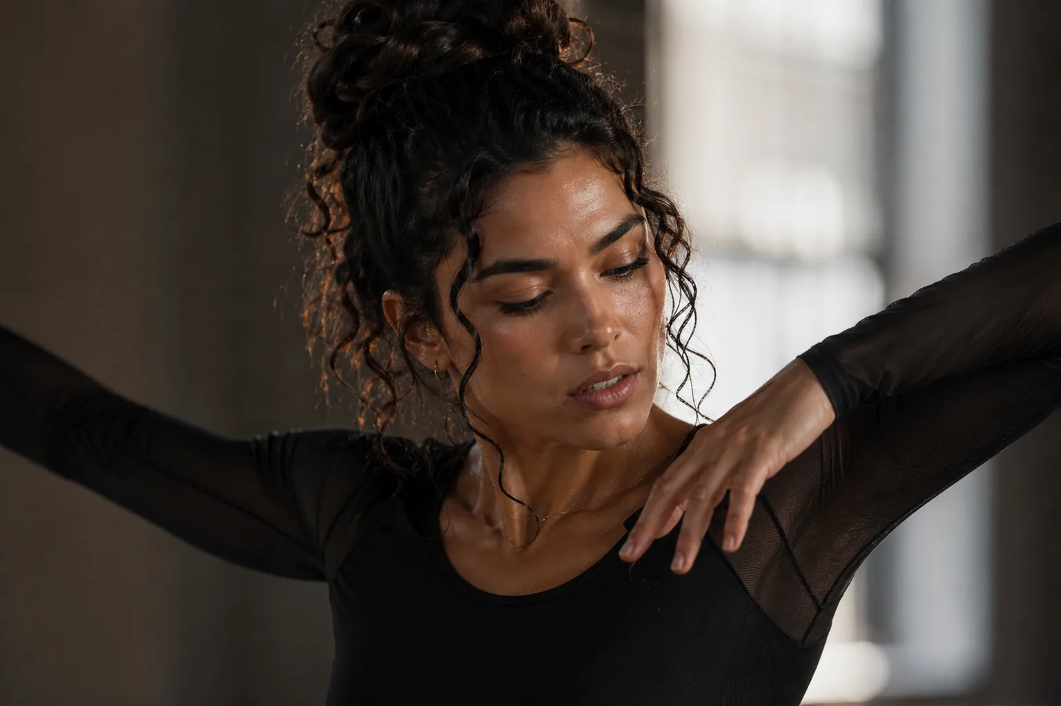 Elena Cruz image